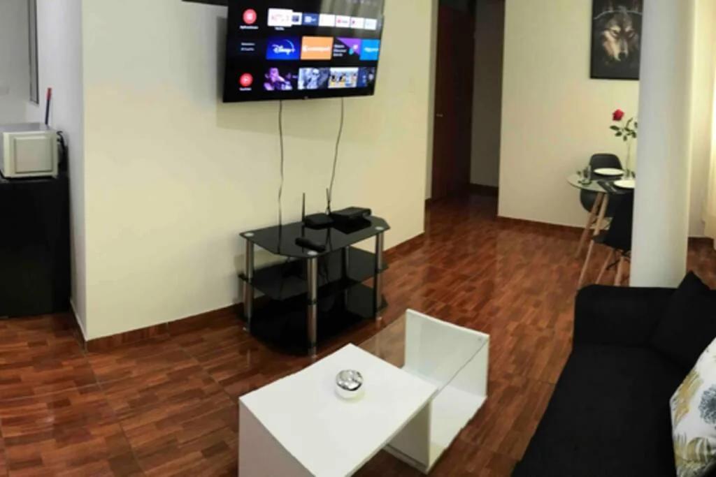 200. Hermoso Departamento con Servicios Incluidos en Chorrillos foto
