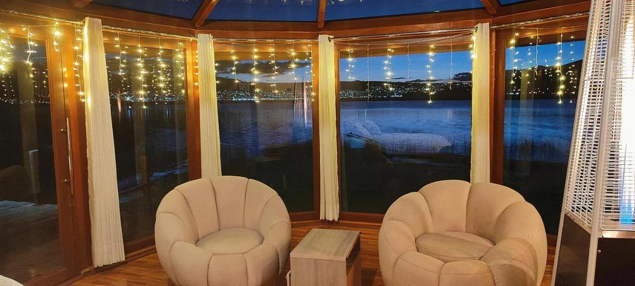 Los uros Isla atardecer photo