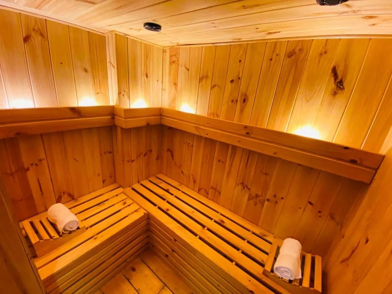 "Oceanfront 3BR, Home Office, Pool, Gym, Sauna, BBQ, Fast Wifi, Play area and Free Parking"