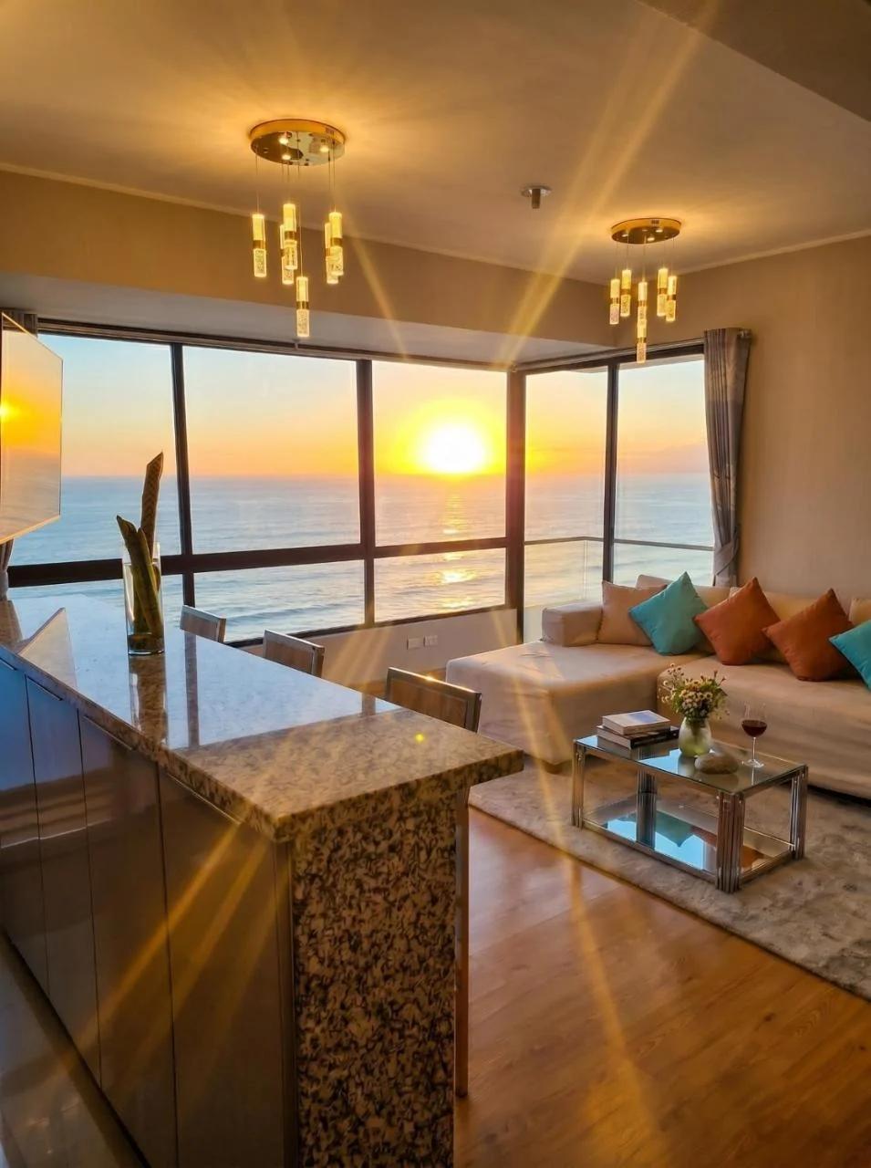 "Oceanfront 3BR, Home Office, Pool, Gym, Sauna, BBQ, Fast Wifi, Play area and Free Parking" foto