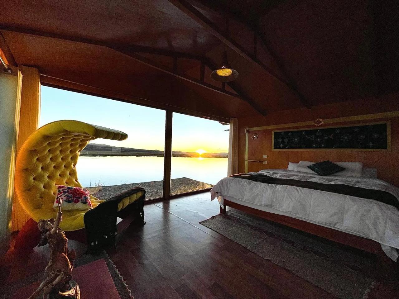QHAPAQ Lago Titicaca - Perú photo