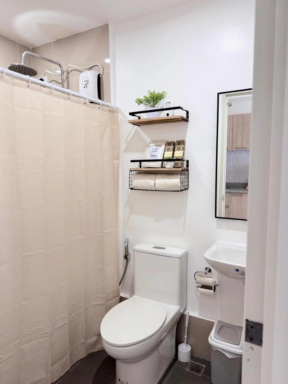 Cozy Staycation Studio in Iloilo by Alfasuite Iloilo photo