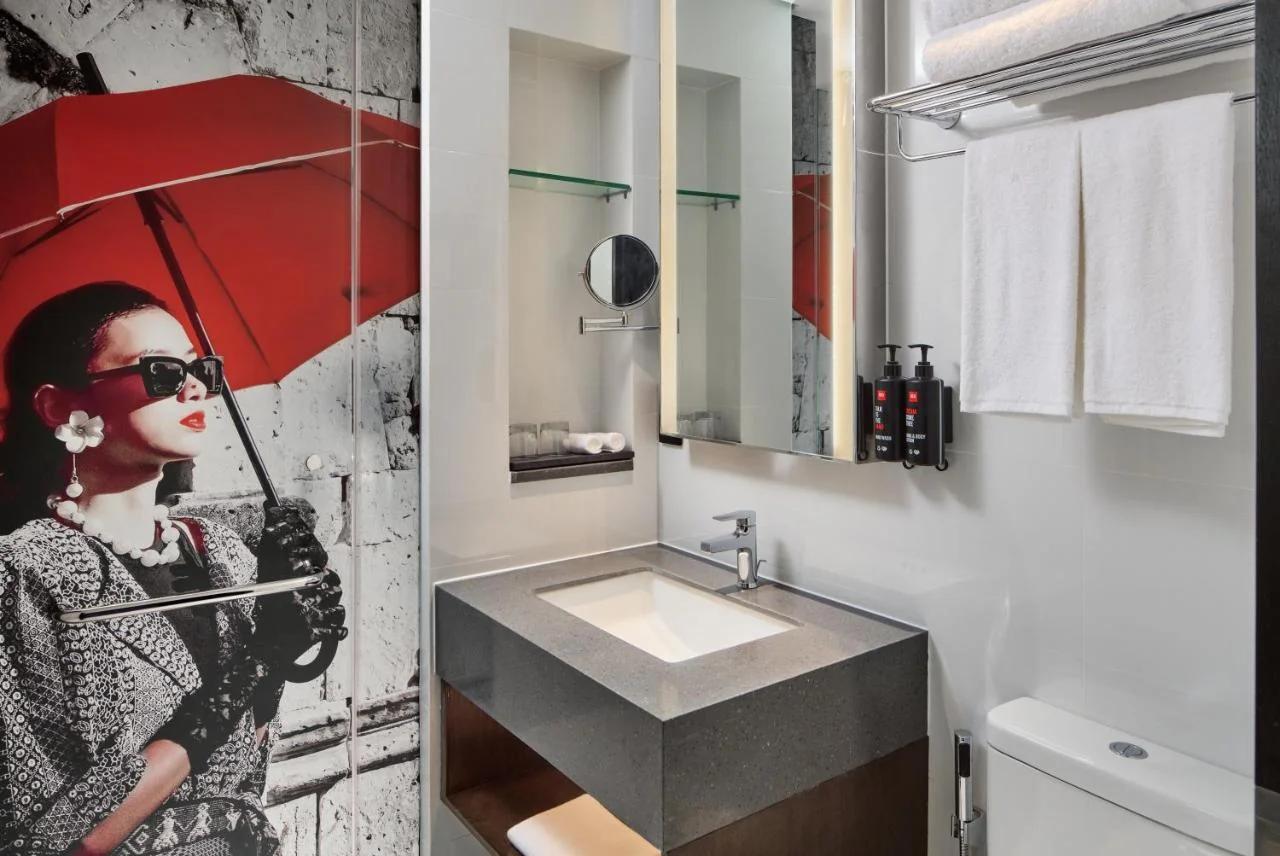 Radisson RED Cebu Mandaue photo