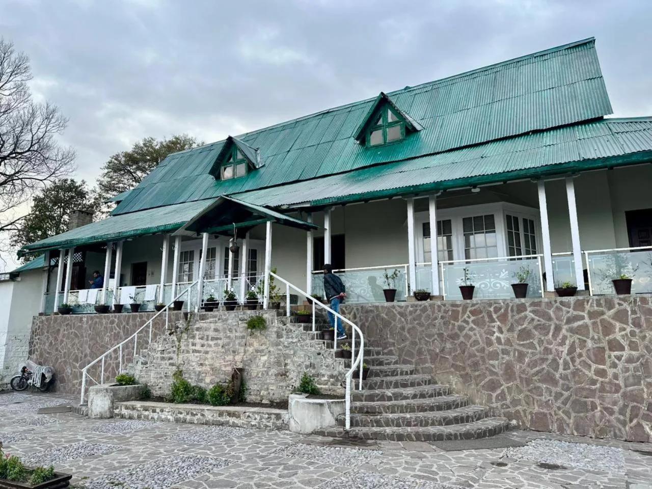 Executive 2Bedroom Family Apartments with Play Area - FIRHILL RESORT MURREE