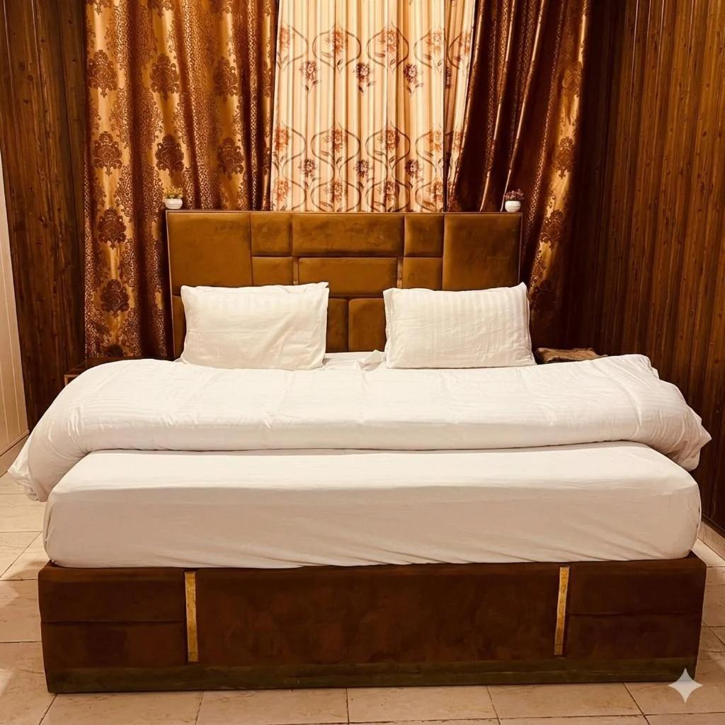 Hotel Twenty One Gulberg photo