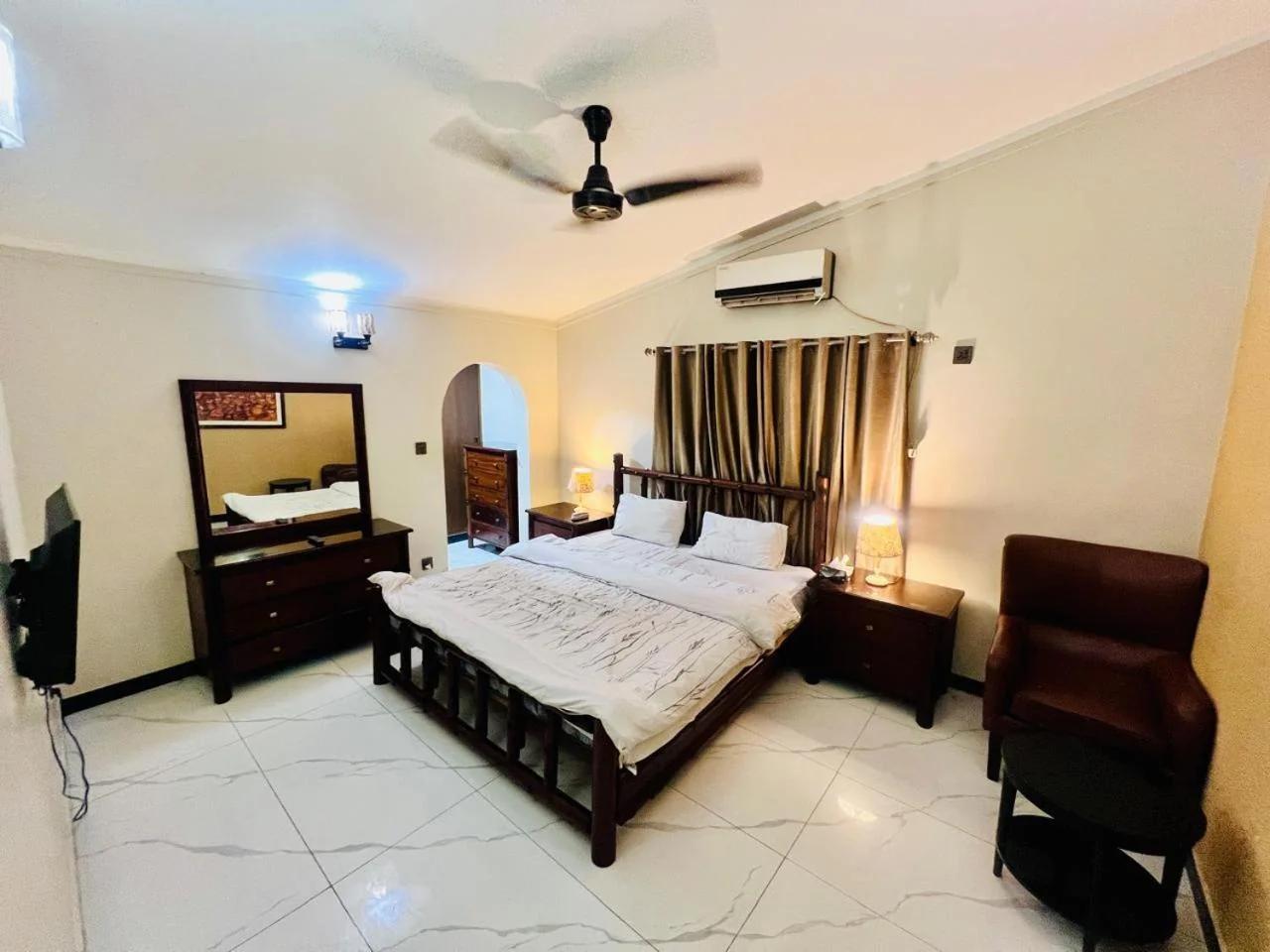 Waves Guest House Clifton Khi photo