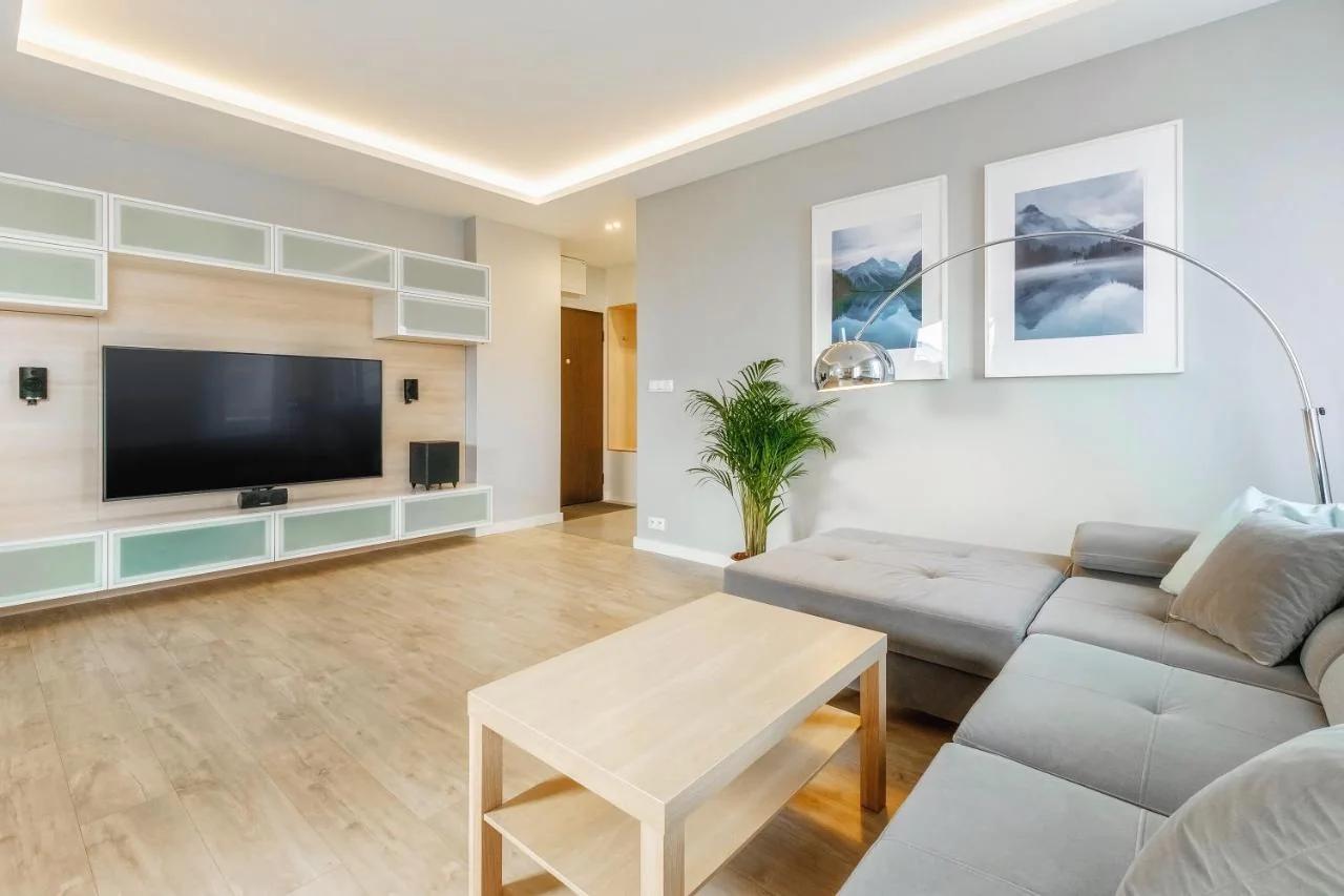 Apartament Jana Kazimierza 47 - 2 rooms, 70m2, Balkon, Parking, szybkie WI-FI photo