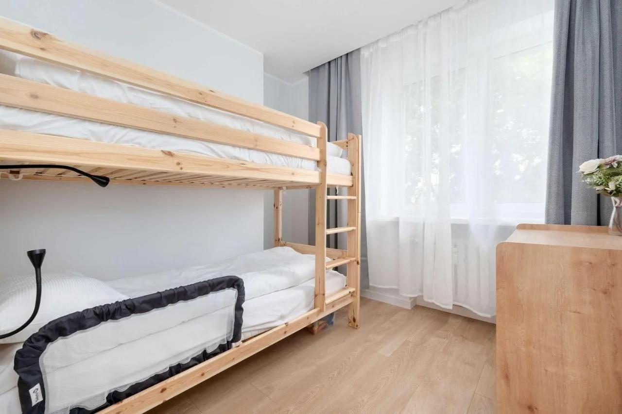Azure Apartment Teatralna with Air Conditioning in Wrocław by Noclegi Renters foto
