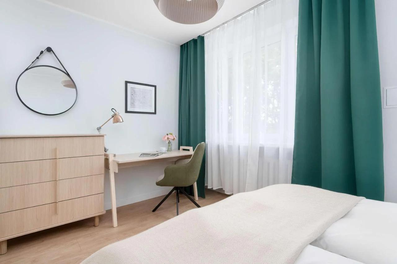 Azure Apartment Teatralna with Air Conditioning in Wrocław by Noclegi Renters foto