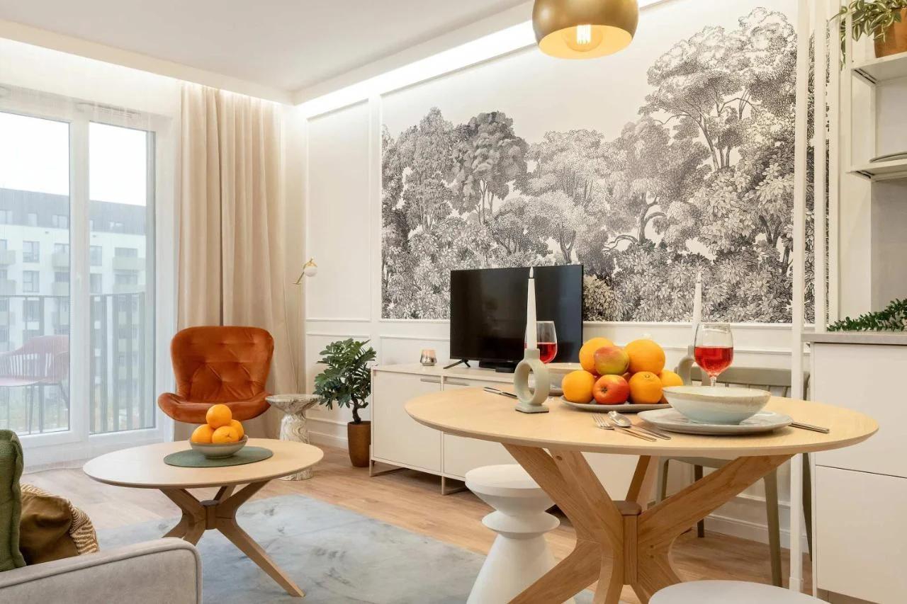 Bright Studio Milionowa in Łódź Perfect for Remote Work by Noclegi Renters foto