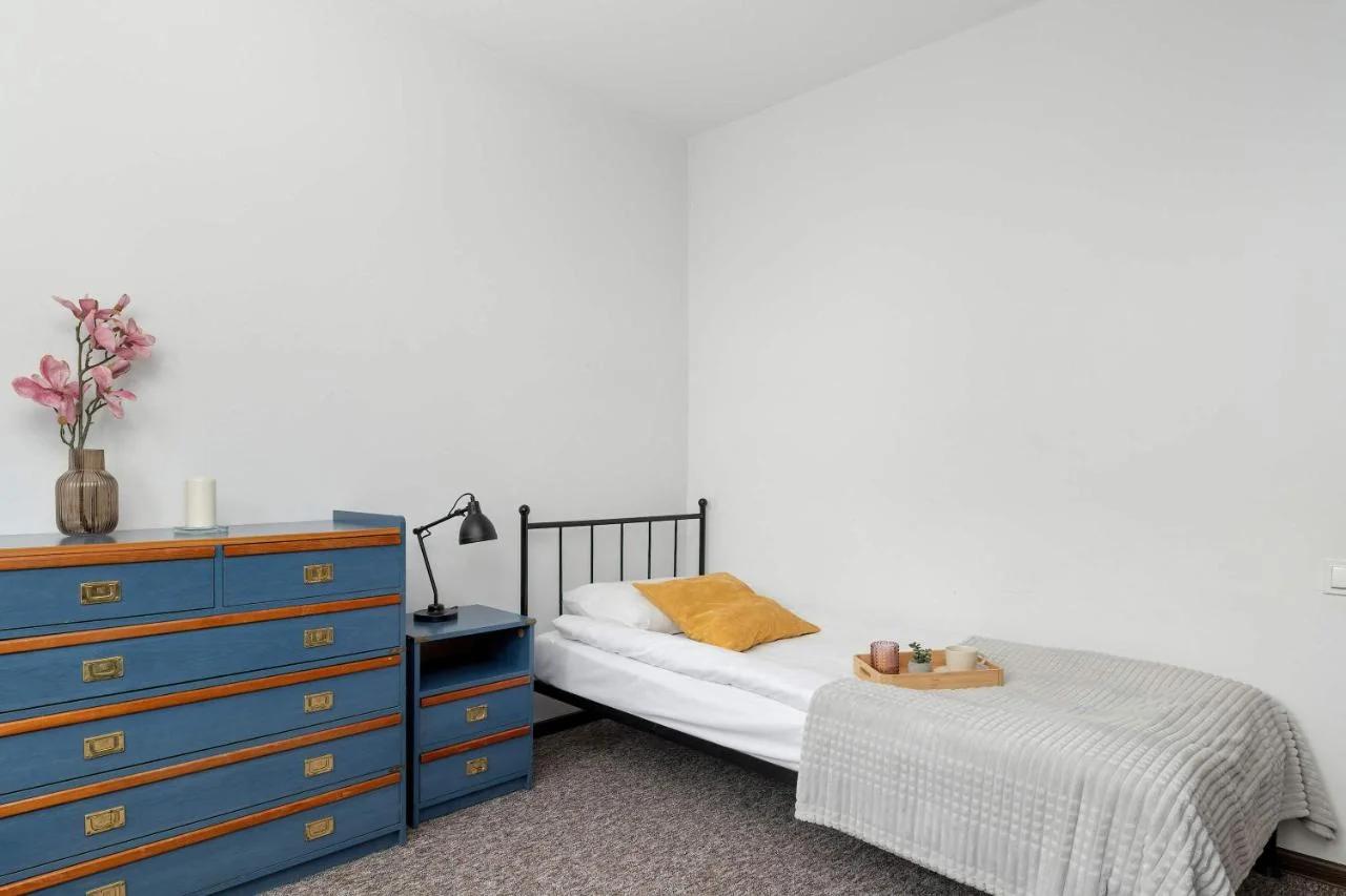 Family 3 Bedroom Apartment with Balcony in Cracow by Noclegi Renters foto