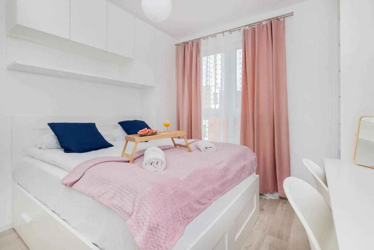 Garnizon Apartment for 6 Guests with Parking & Balcony by Noclegi Renters photo