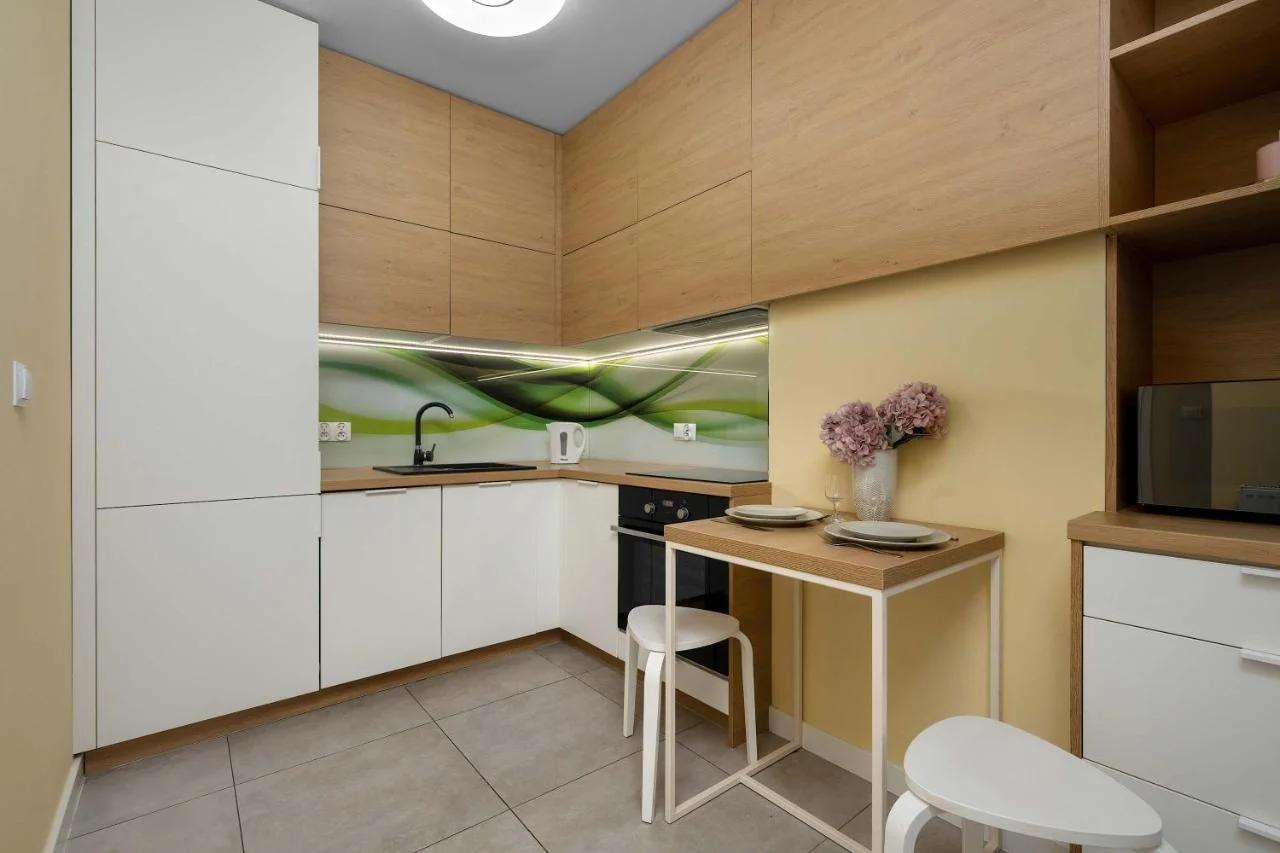 Klimatyczny Apartament z Parkingiem i Balkonem by Noclegi Renters foto