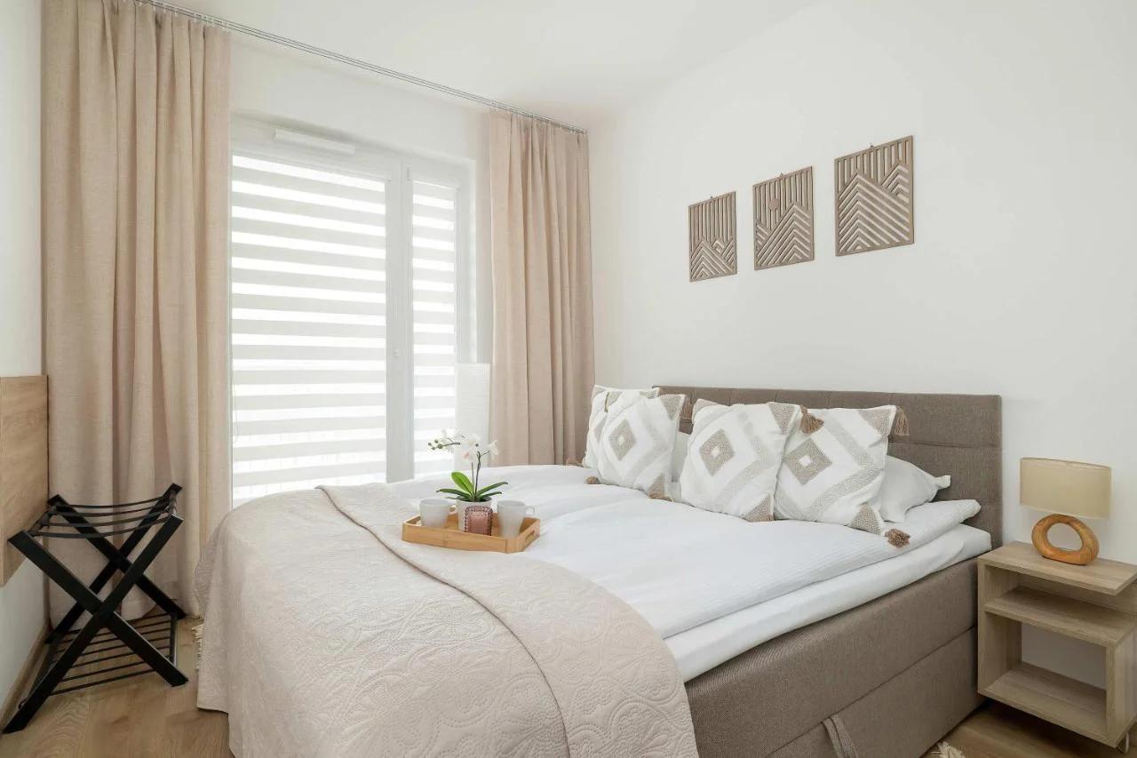 Modny Apartament z Parkingiem i Balkonem by Noclegi Renters foto