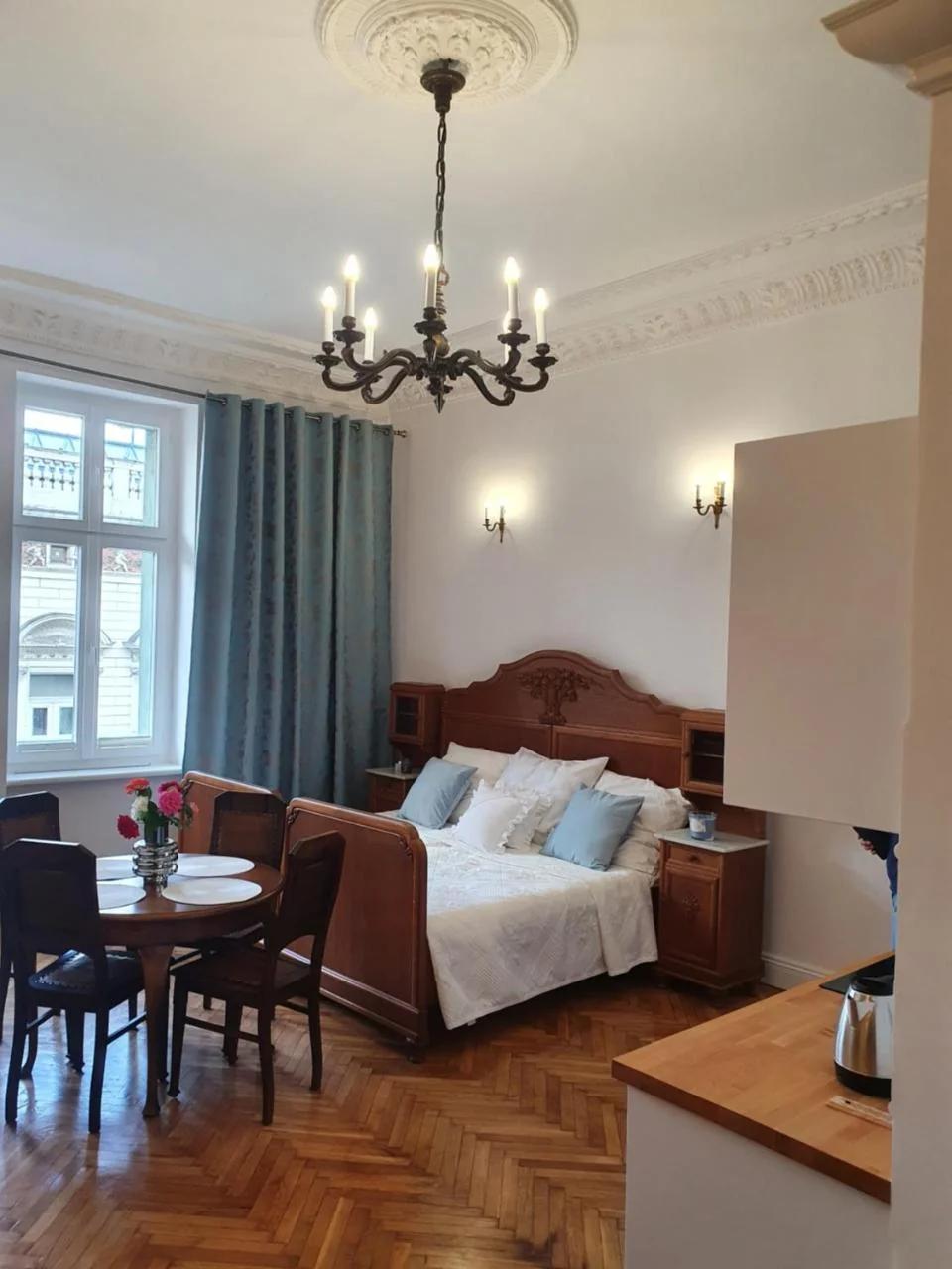 Prestige Aparthotel Piotrkowska 82 - wyjątkowy widok na deptak foto