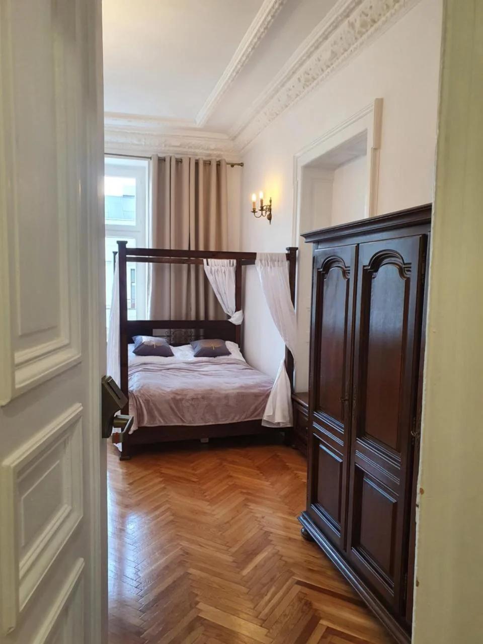 Prestige Aparthotel Piotrkowska 82 - wyjątkowy widok na deptak foto