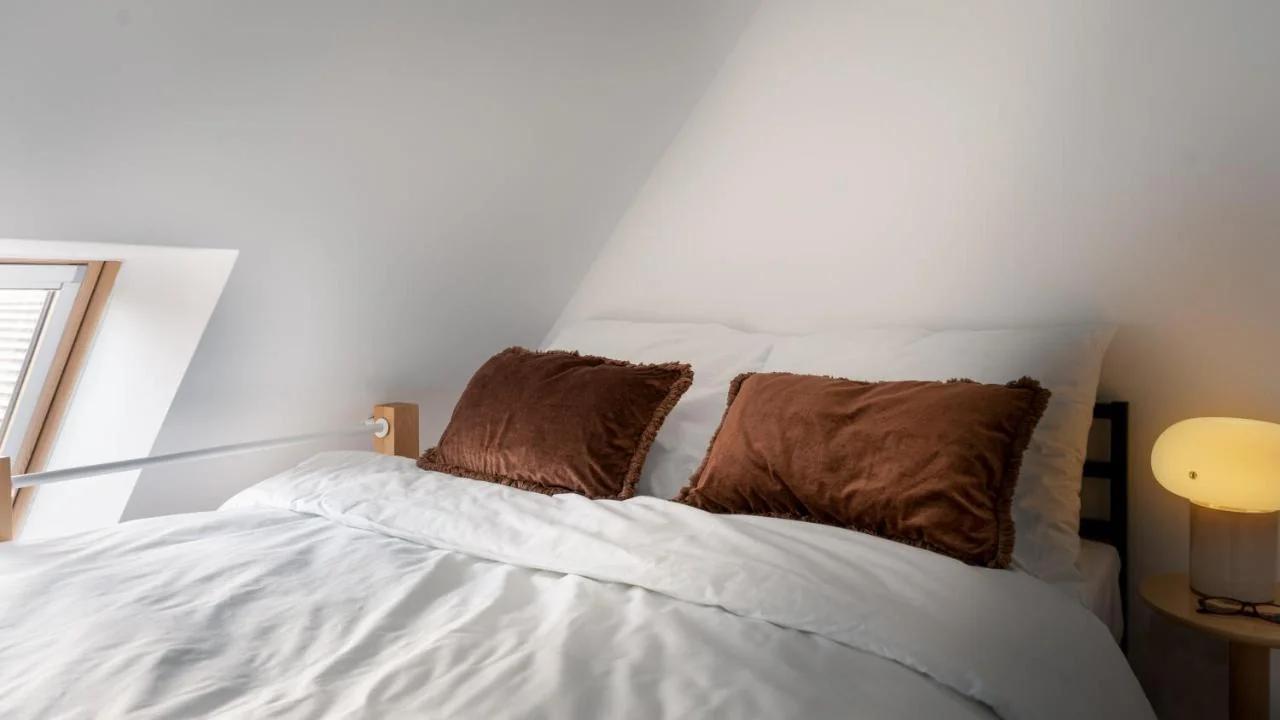 ProperUNIT Bright Apartment in Old Town with AC photo
