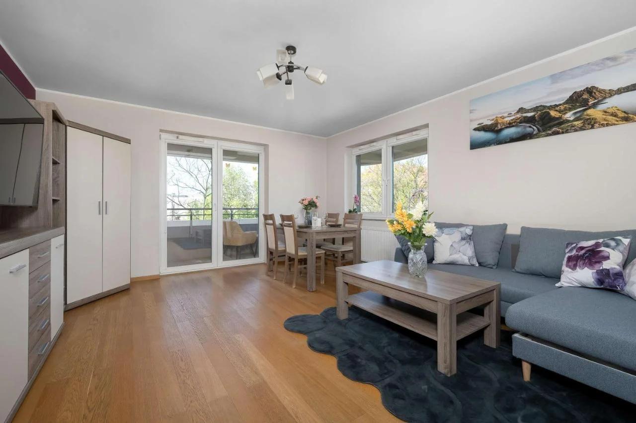 Rodzinny Apartament z Dwiema Sypialniami i Balkonem we Wrocławiu by Noclegi Renters foto