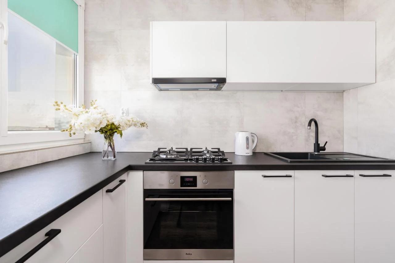 Stylish Apartment near Wroclavia for 4 Guests by Noclegi Renters foto