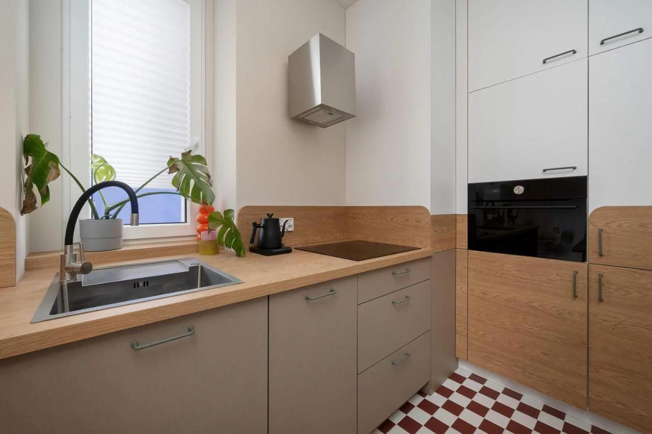 Unique Studio Close to the City Center with Balcony by Noclegi Renters foto