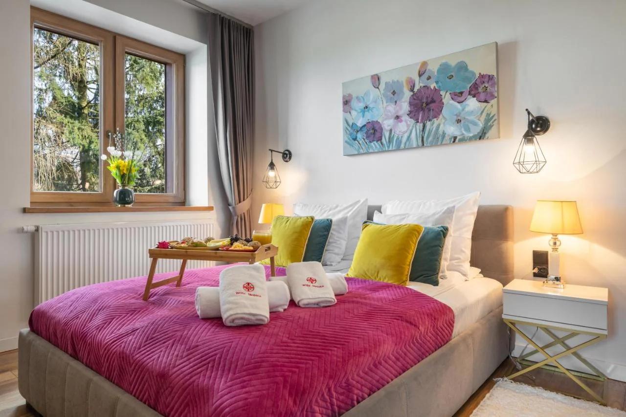 WILLA JAROSTA & SPA, AC -free parking photo