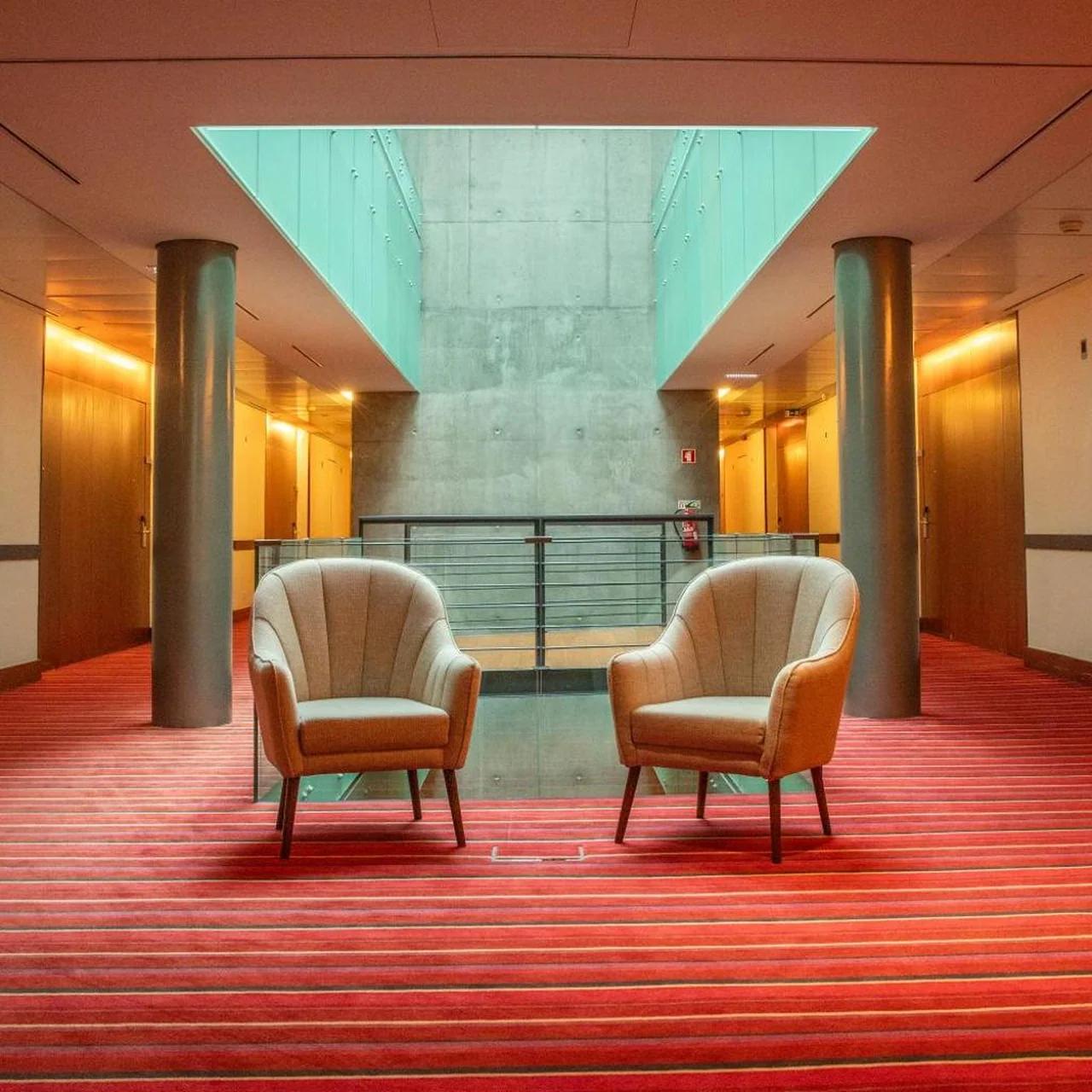 VIP Executive Arts Hotel photo