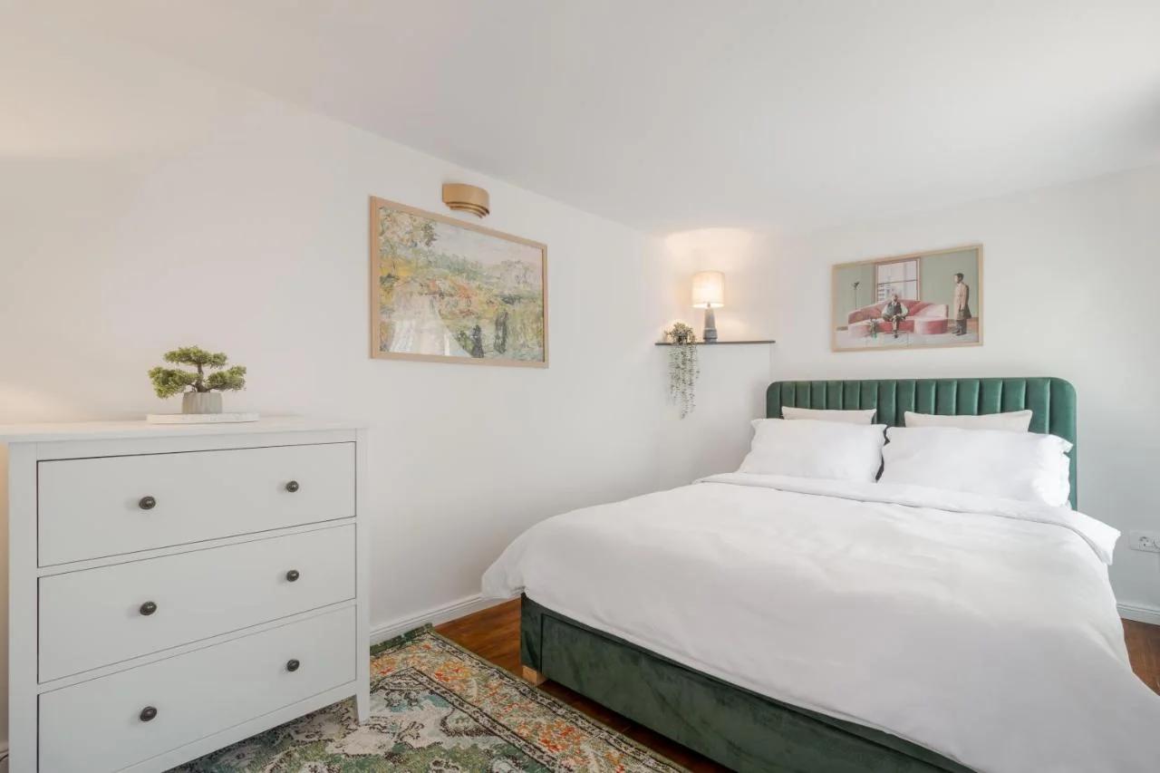 Apartament Ultra-Central Elegant + Free Parking + Self Check-In photo