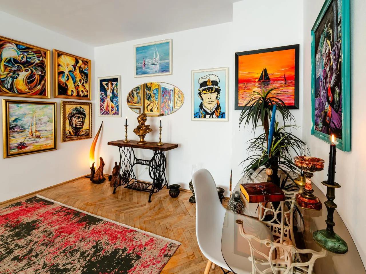 Central Art Apartment with Treasure Hunt, Free Parking & Self Check-In photo