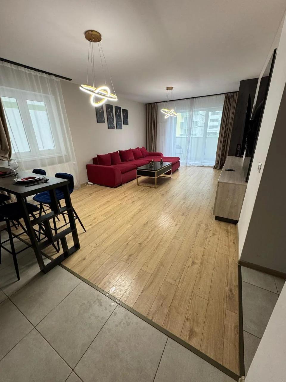 Coresi Mall Area Luxury Glam Apartments - Parking Option photo