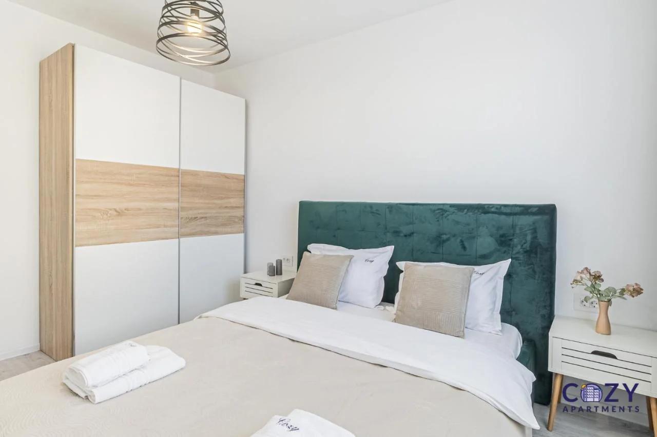 Cozy Premium Suites - Coresi Mall photo