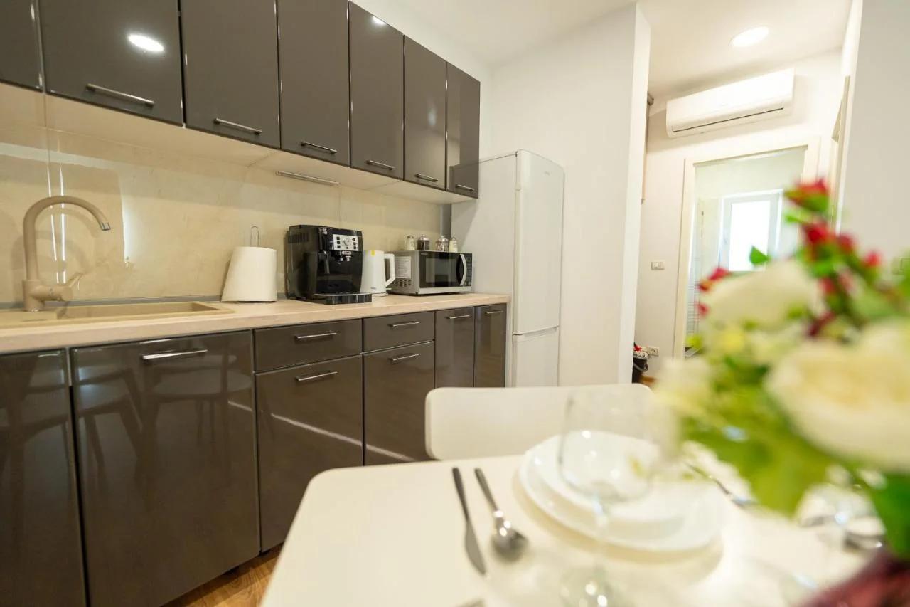 Esther Line Apartments-Self Check-in,Free Private Parking subject to availability photo
