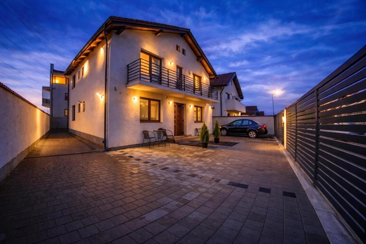 Five House foto