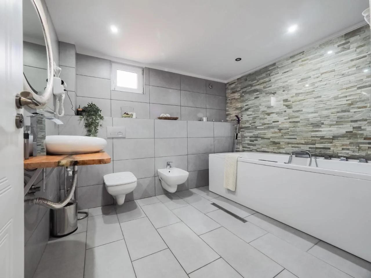 For You Apartments Gold & Silver photo