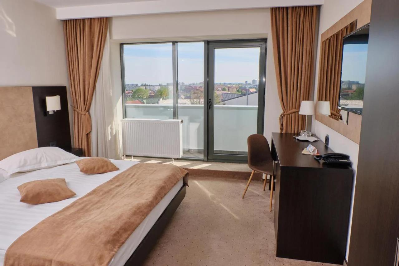 Hotel Regal photo