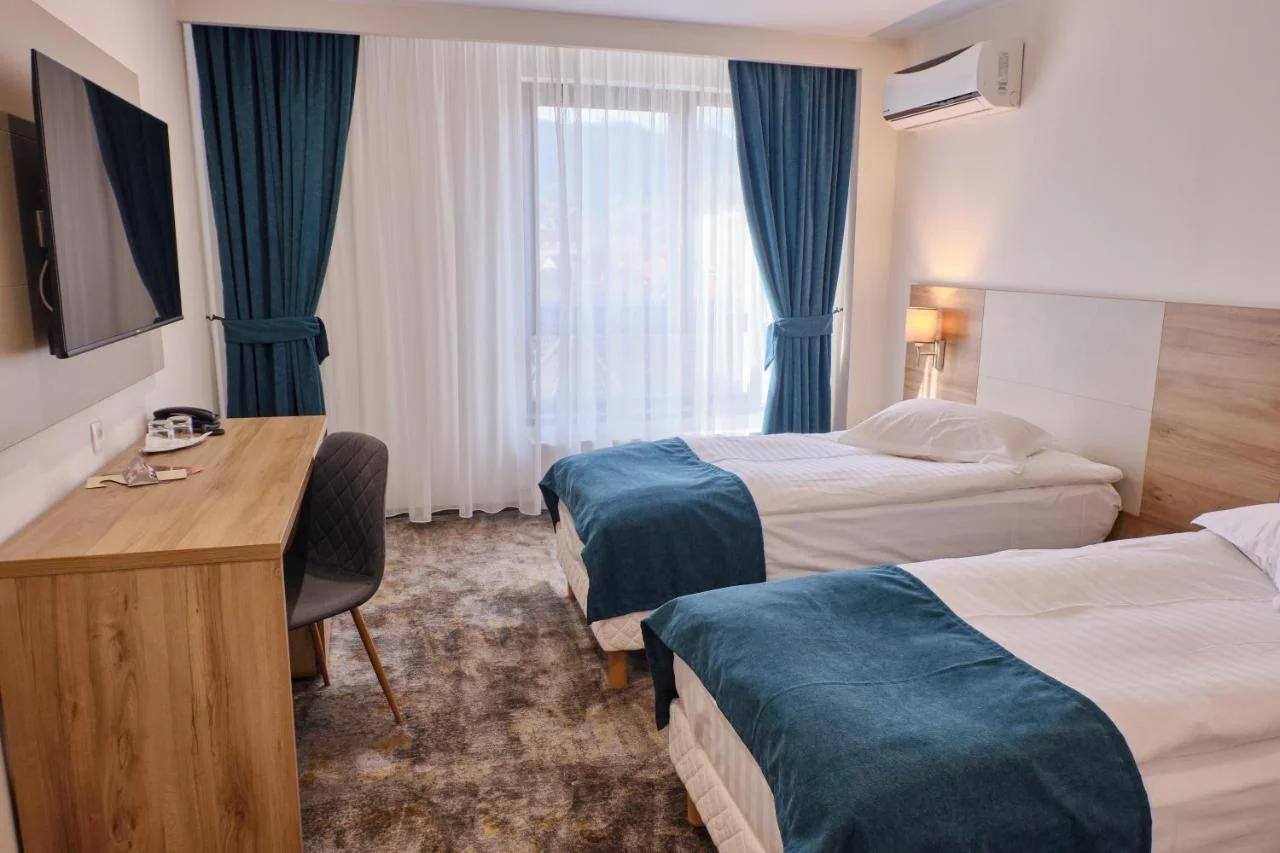 Hotel Regal photo