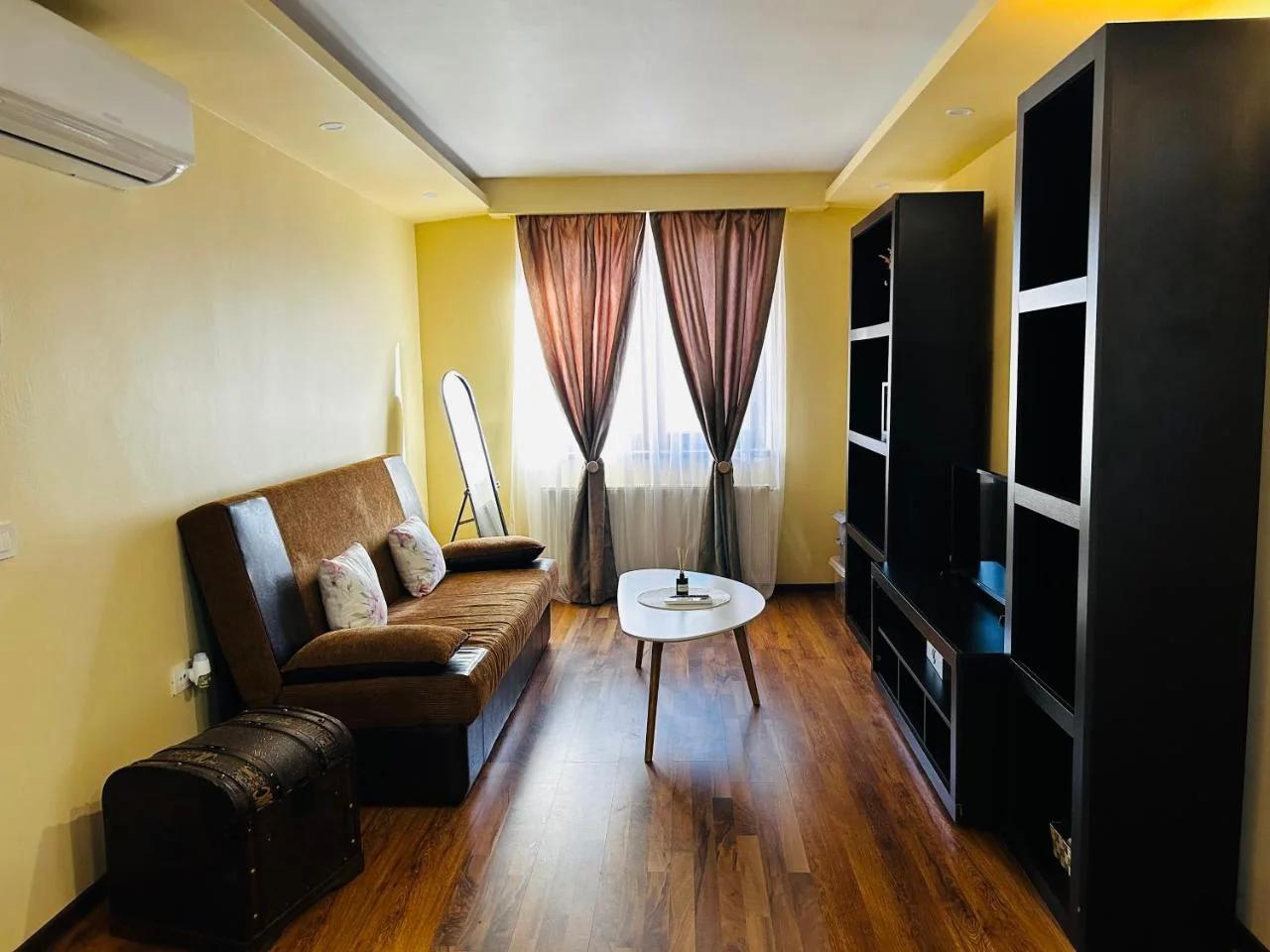 IANIS Apartment