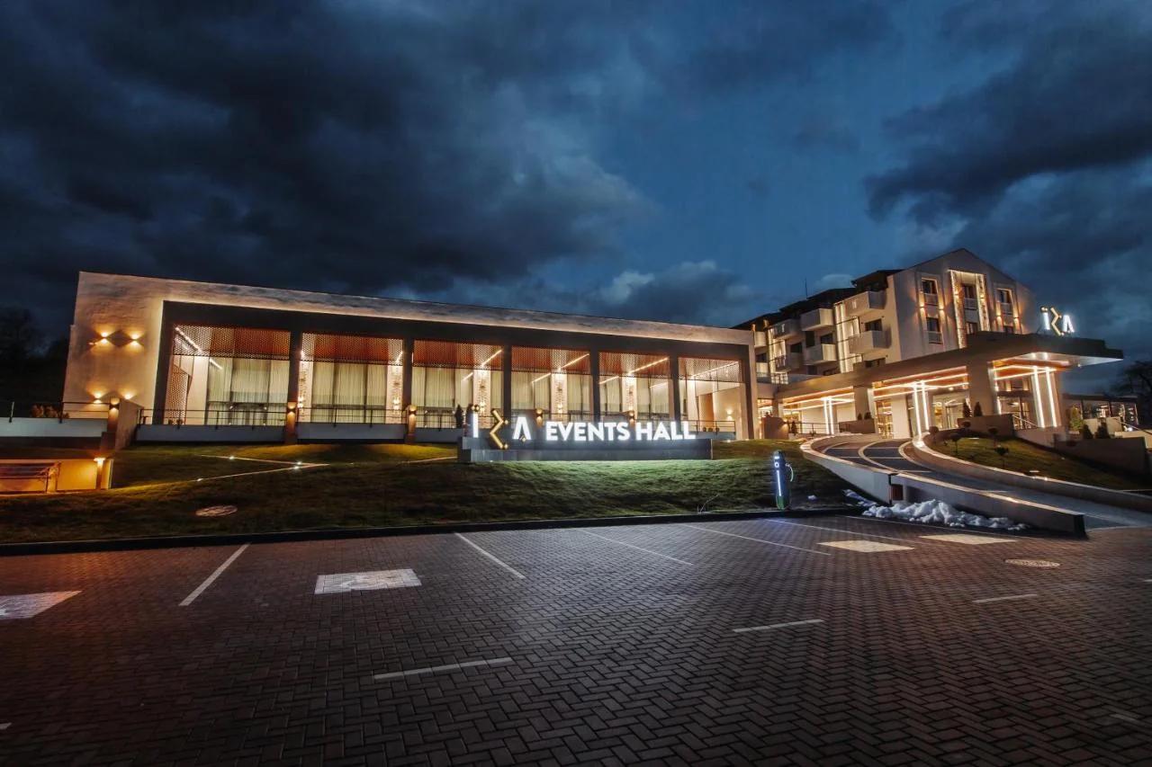 Iza Hotel photo