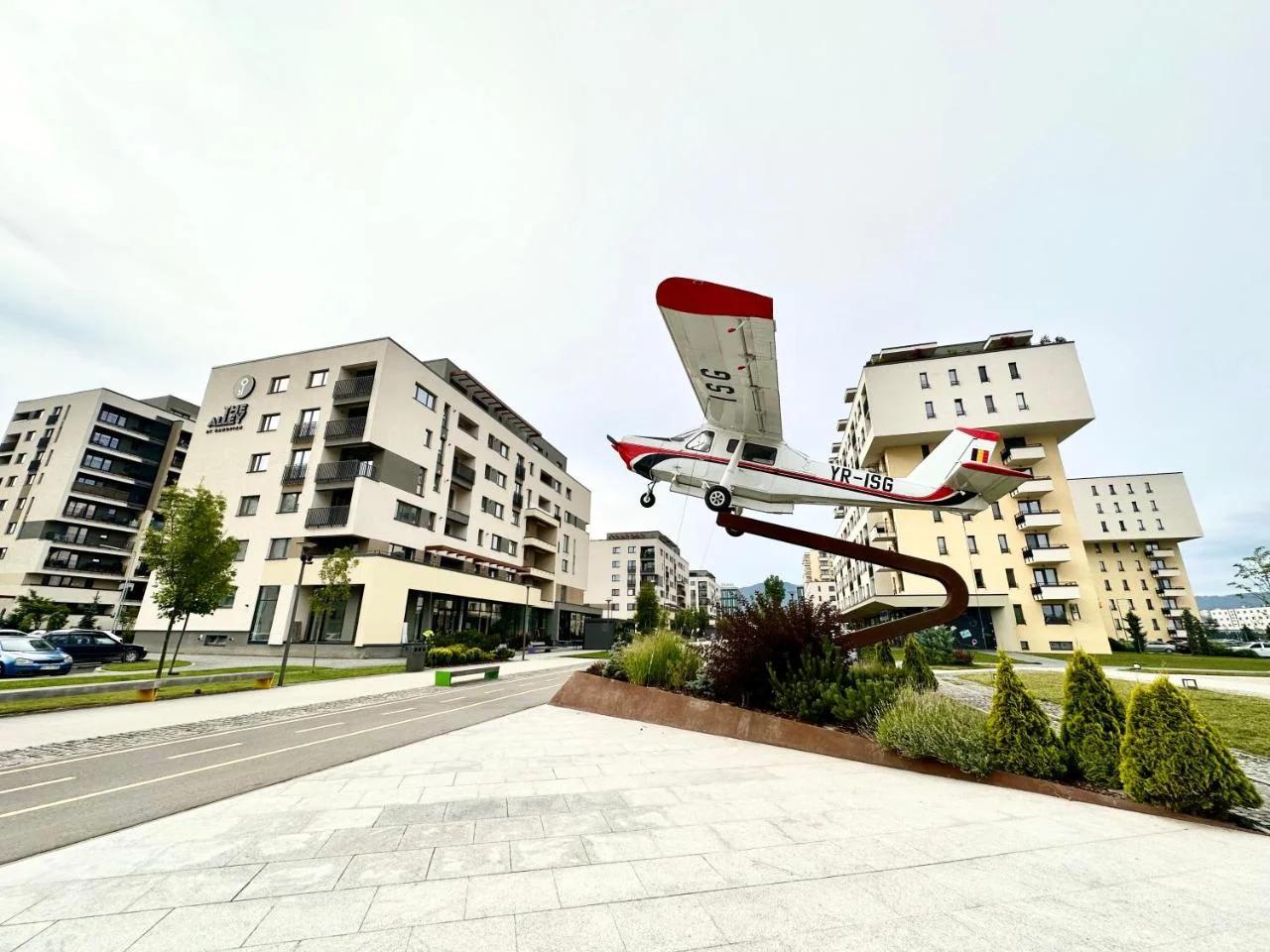 Kasper Coresi Mall - Rise Private Apartments & Suites foto