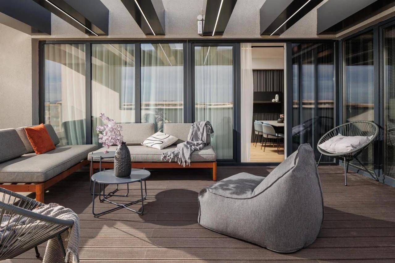 Mandala Designer Apartments with Free Private Parking, near Mall Coresi photo