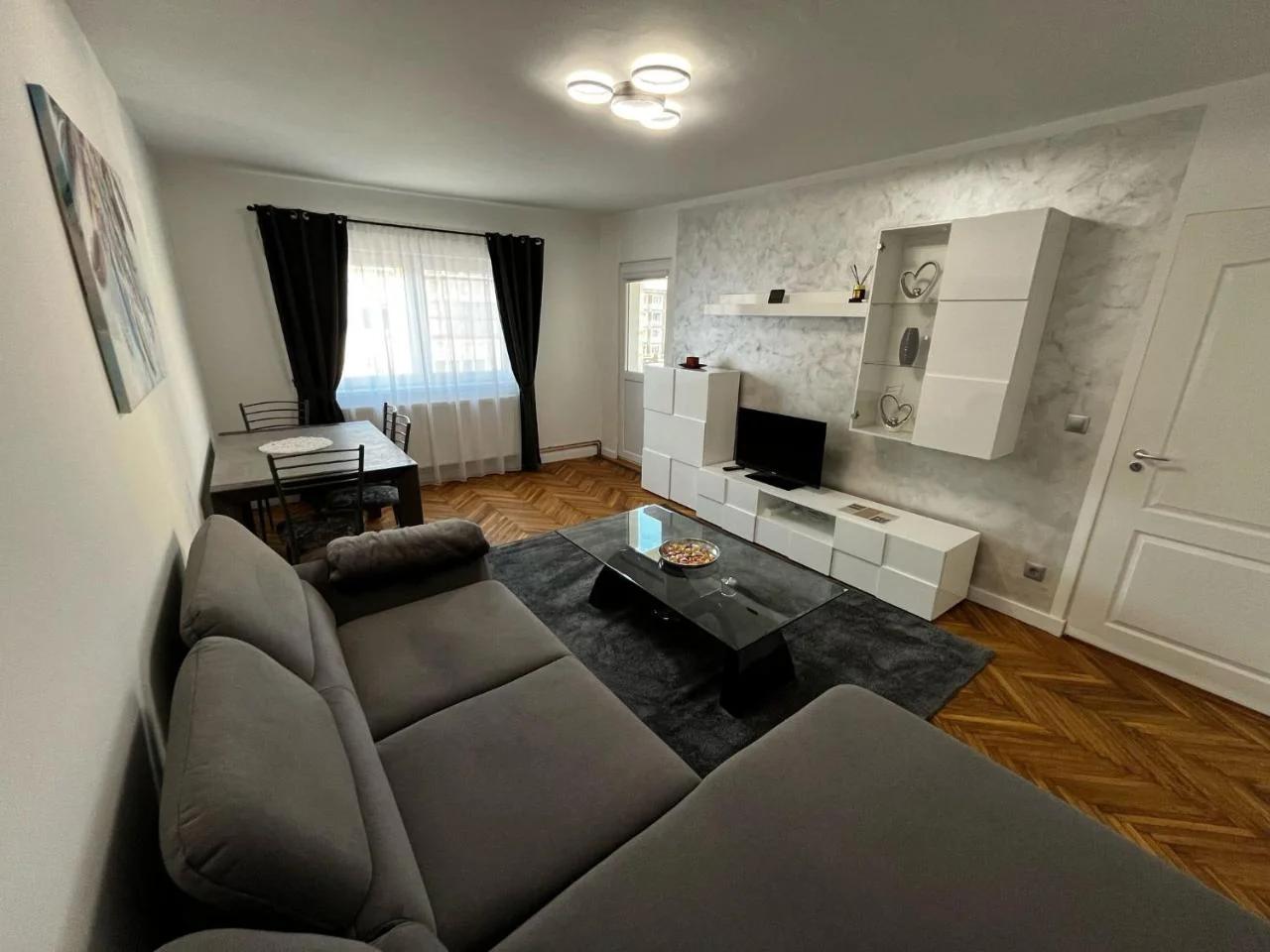 Modern by D