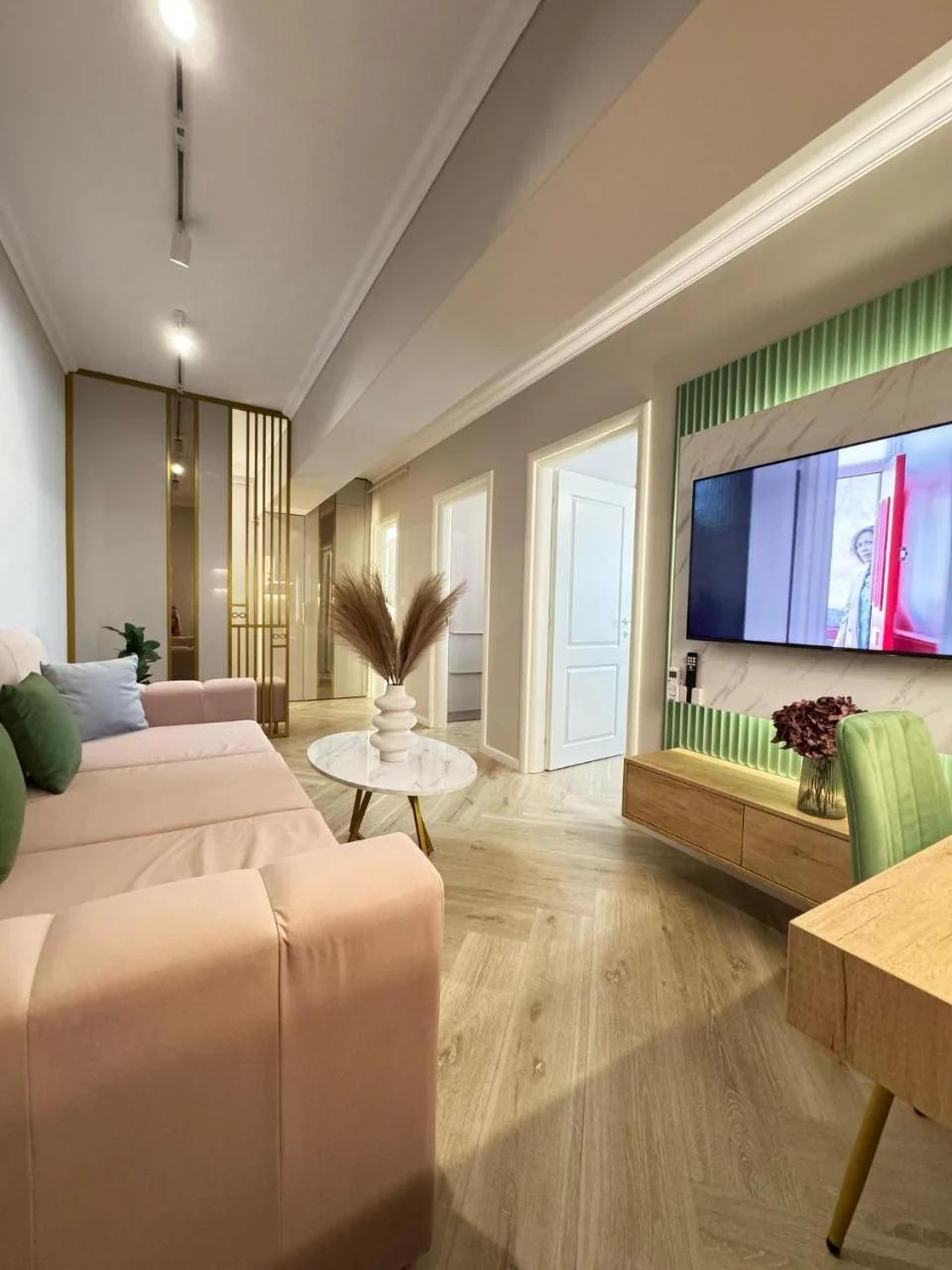 Modern & Glam Apartments Evergreen Towers Underground Parking Option