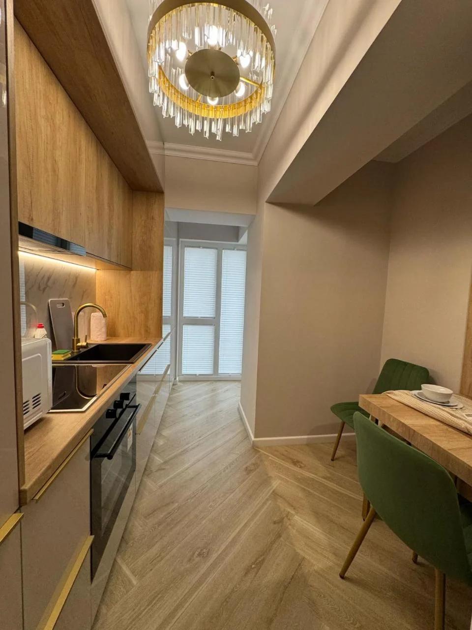 Modern & Glam Apartments Evergreen Towers Underground Parking Option photo