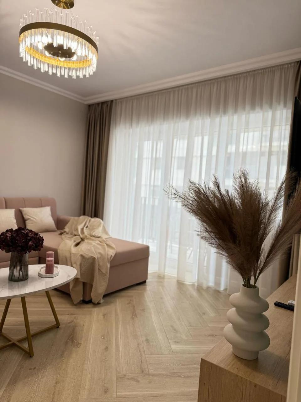 Modern & Glam Apartments Evergreen Towers Underground Parking Option photo