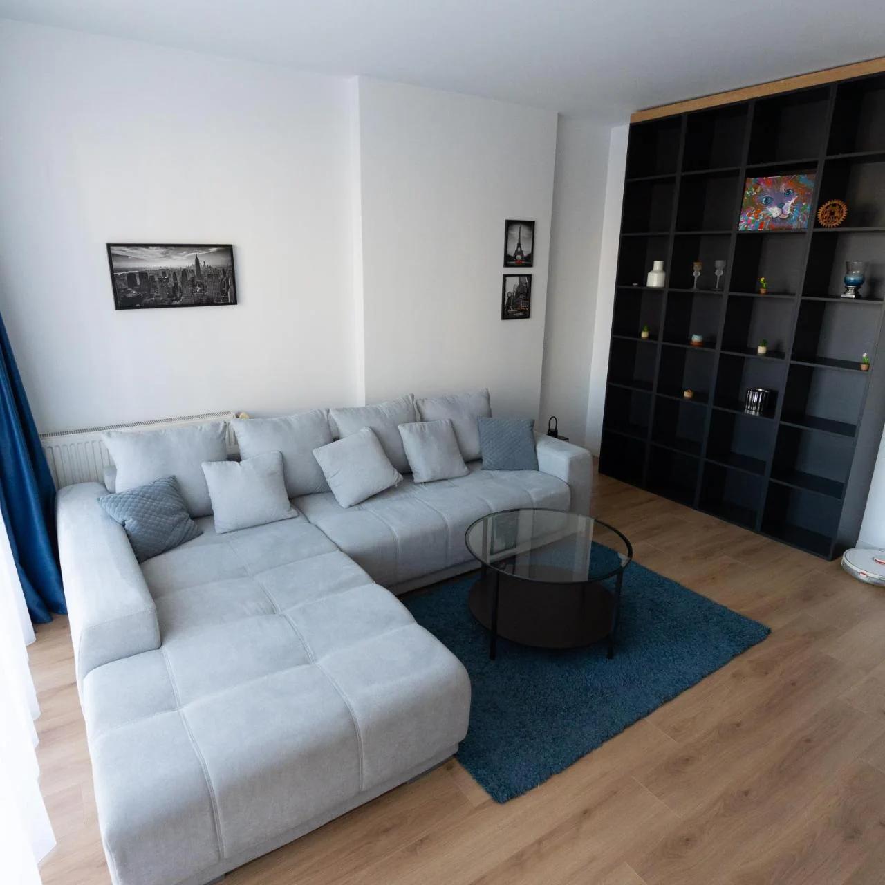 Serenity Apartment - Central & Quiet - FREE Parking
