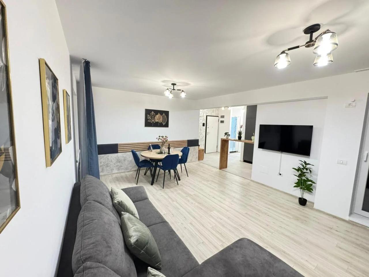 Town Apartments Coresi Mall Area by Glam Story - Parking Option foto