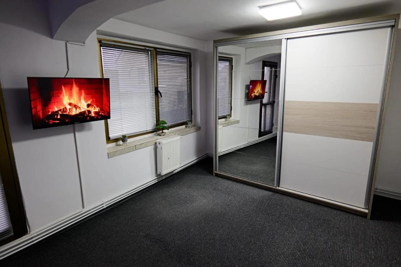 Transylvanian Hideaway Apartment photo