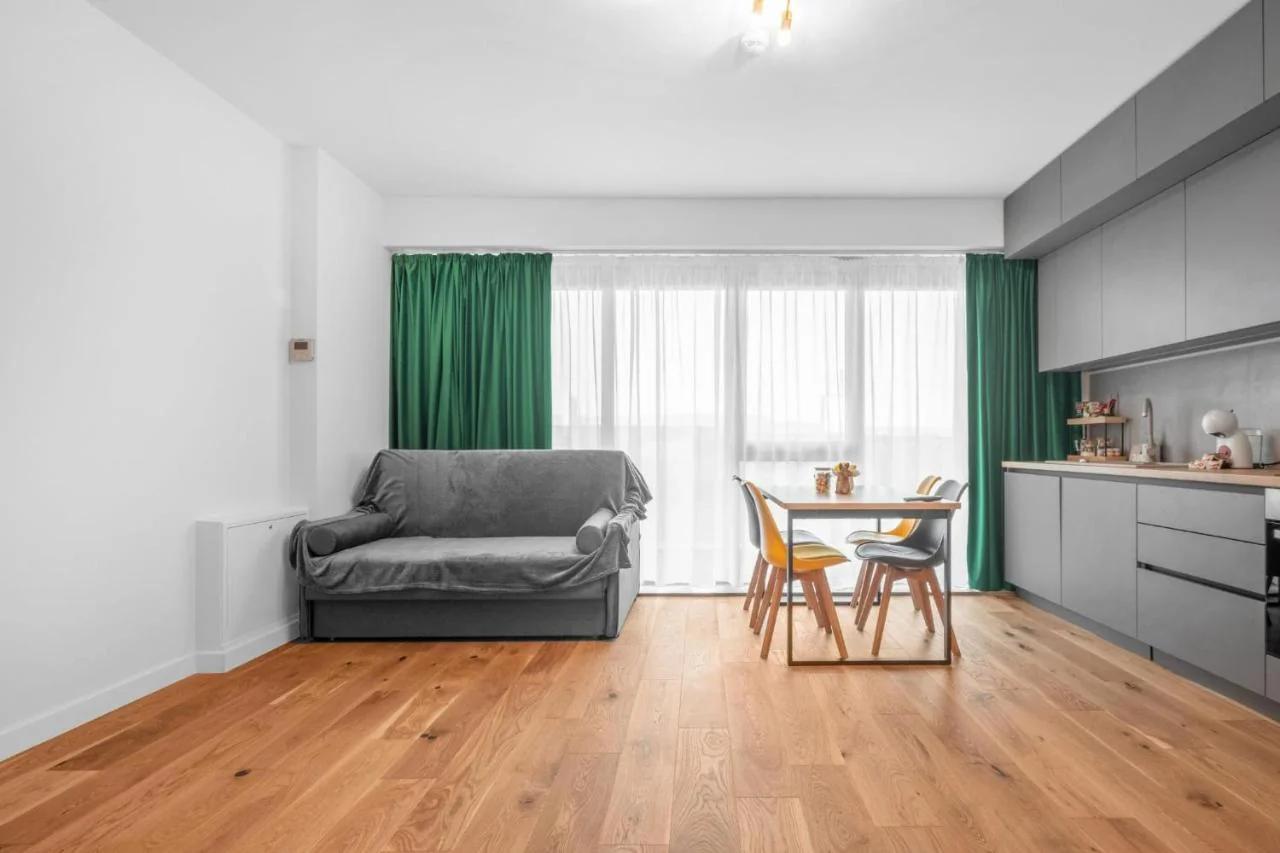 XTN Chill House Aeroport with parking photo