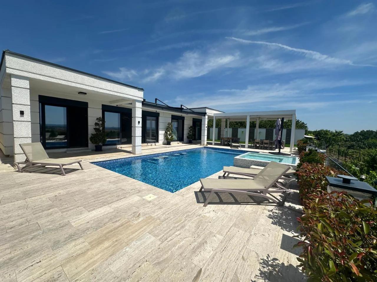Harmony house with POOL photo