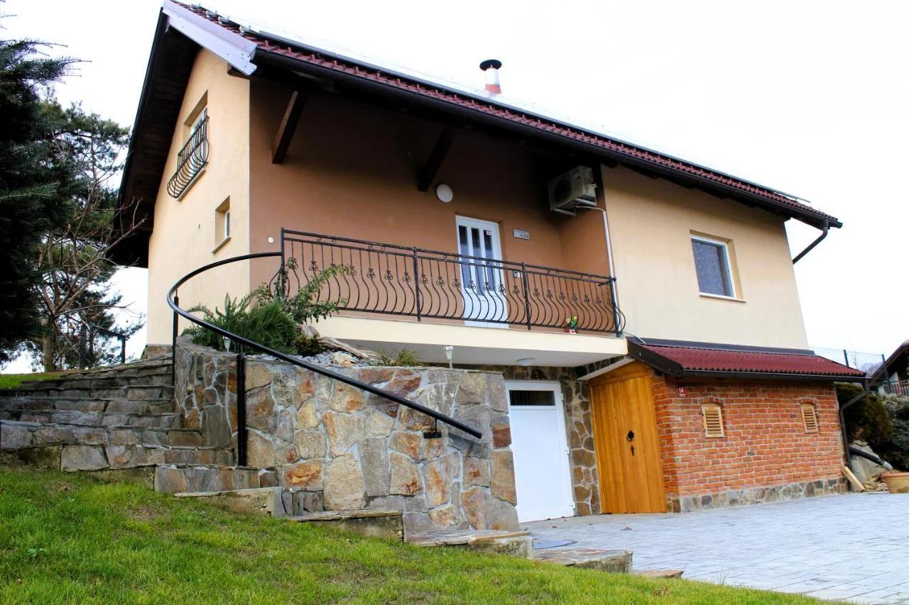 POČITNIŠKA HIŠA SONČNI VRH photo