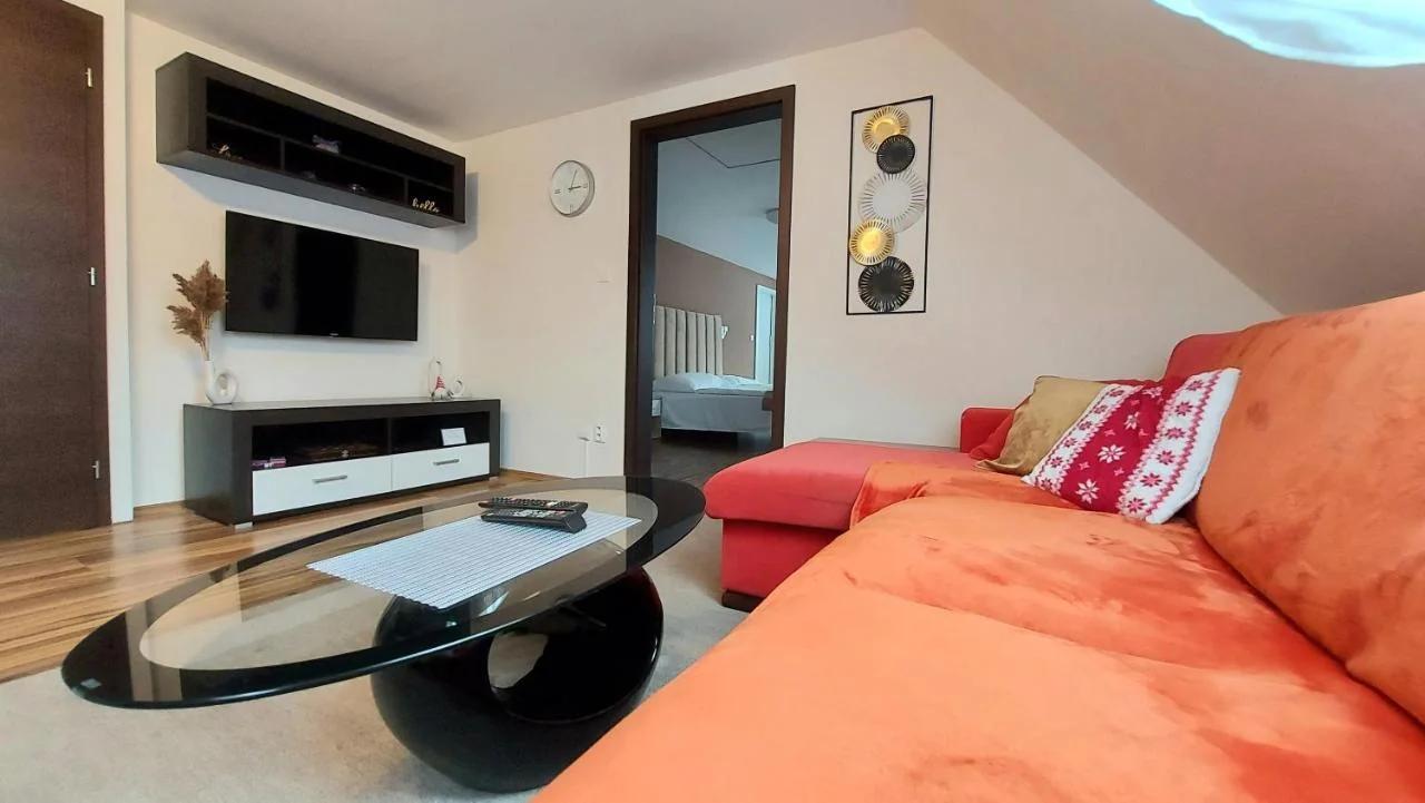 Apartmán Tajov pre 5-6 osôb, privatne parkovanie a terasa photo